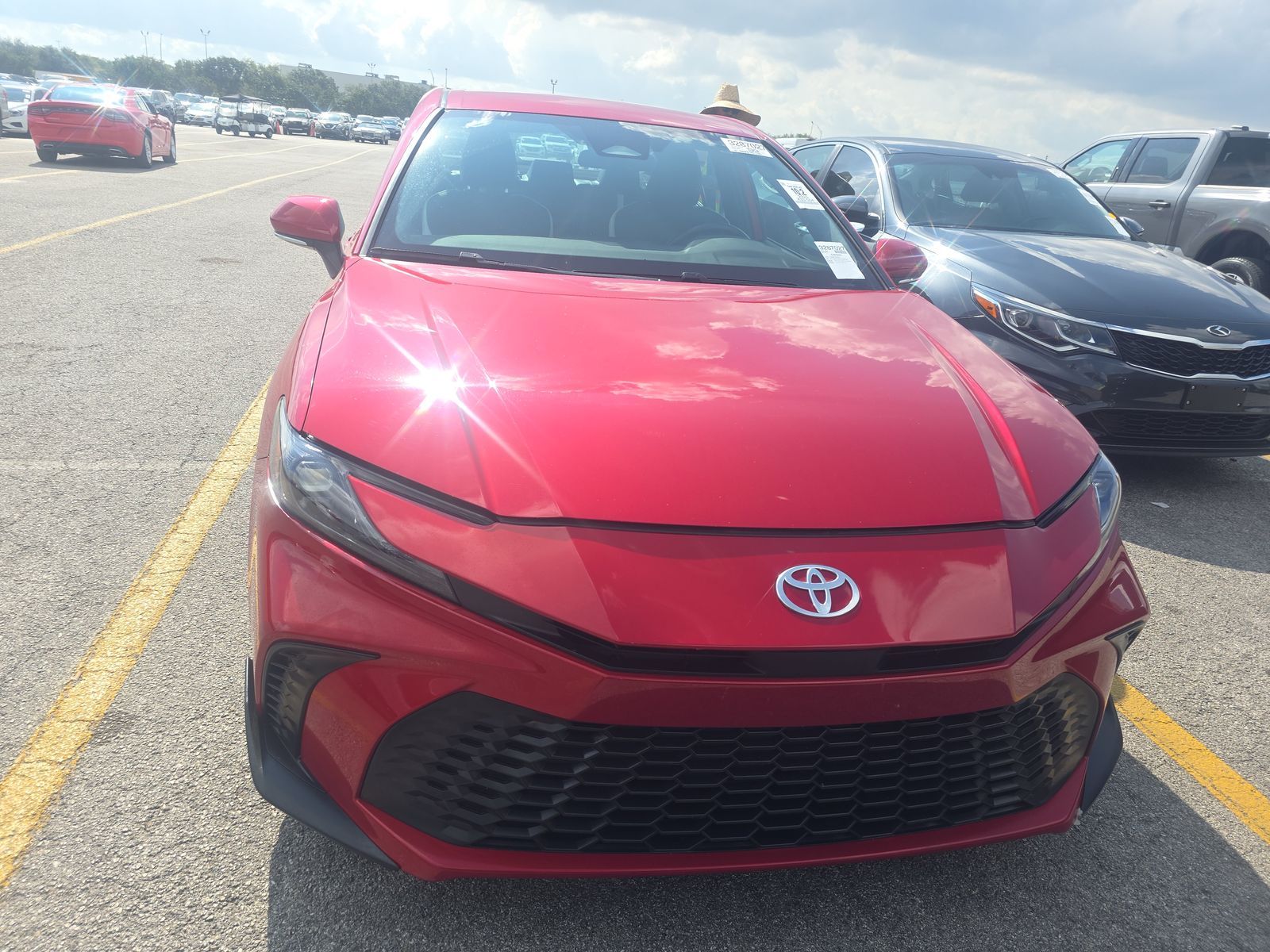 2025 Toyota Camry SE FWD