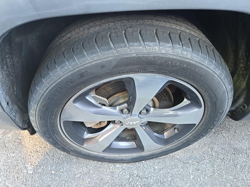 2019 Jeep Cherokee Limited FWD