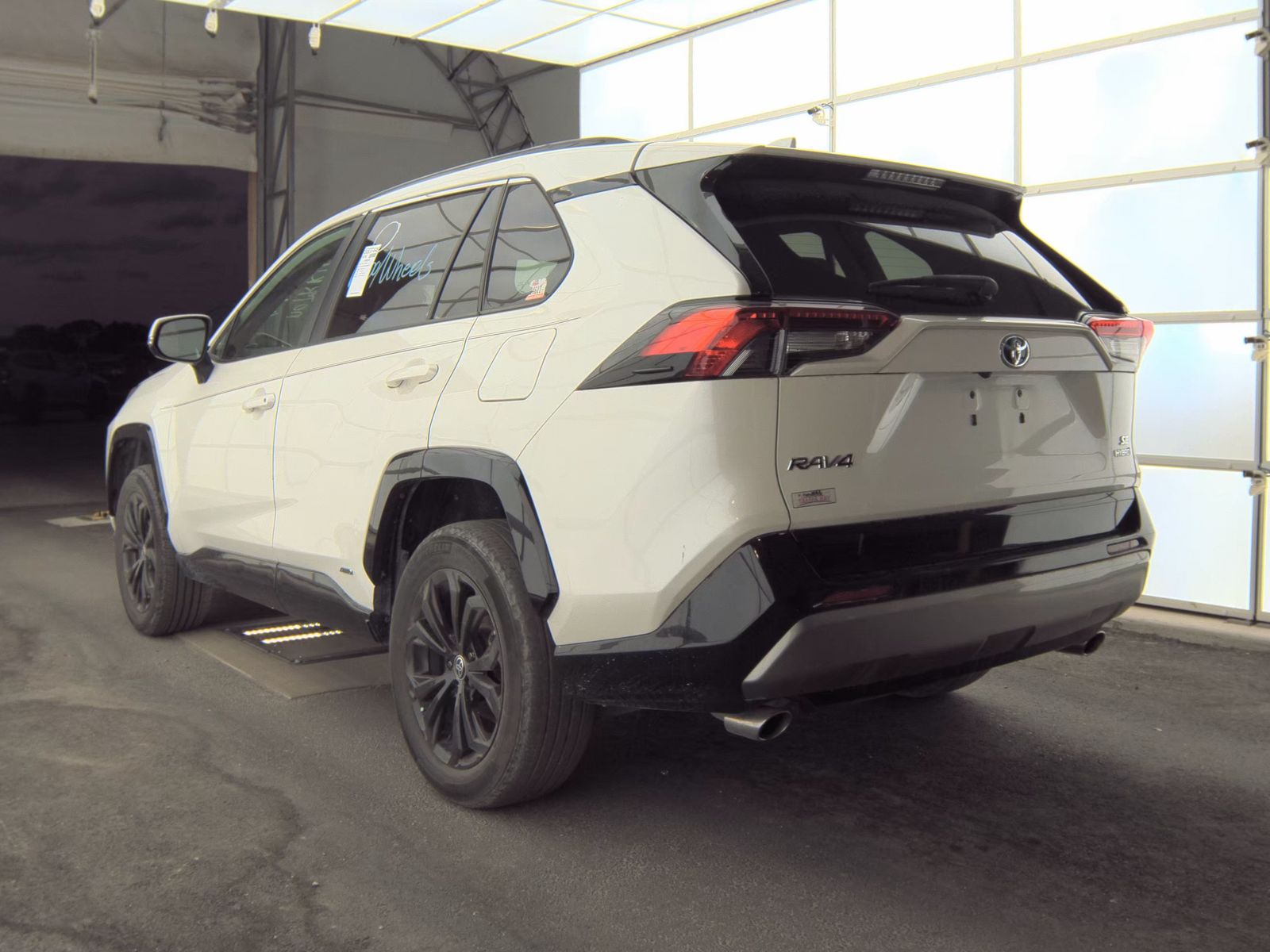 2022 Toyota RAV4 Hybrid SE AWD