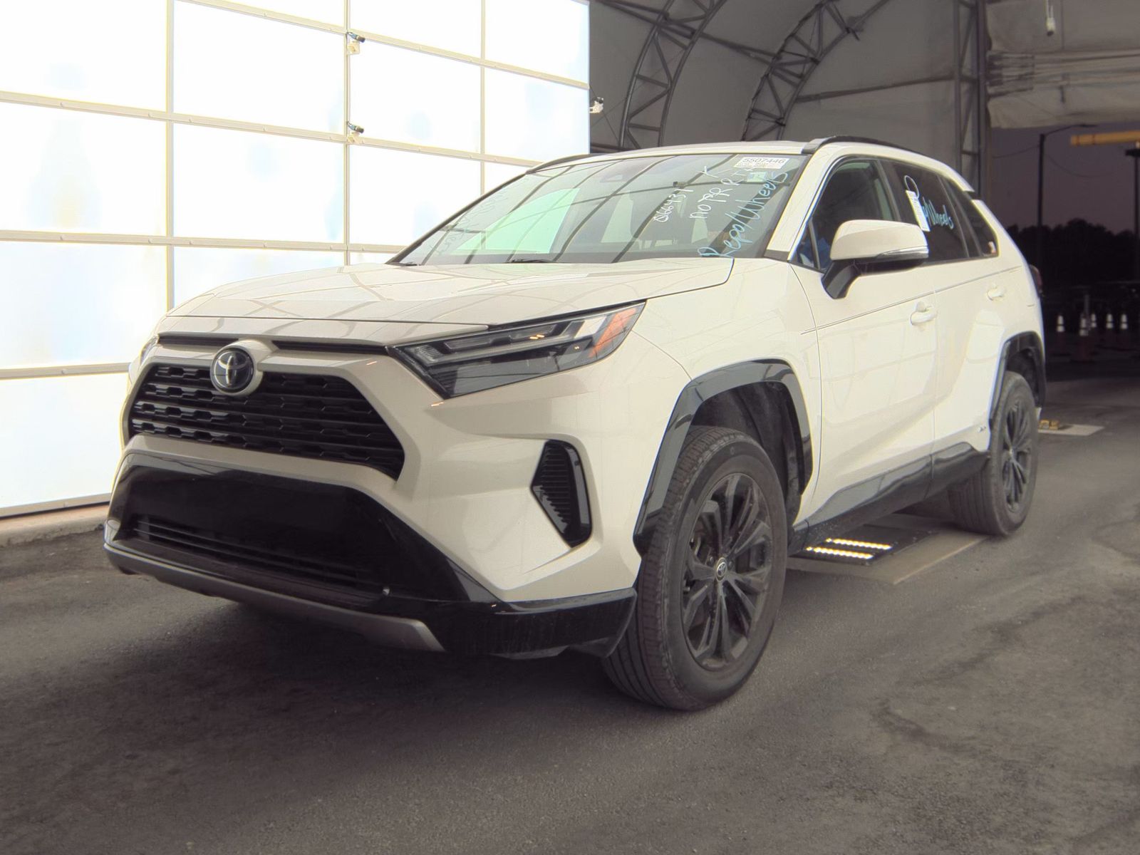 2022 Toyota RAV4 Hybrid SE AWD