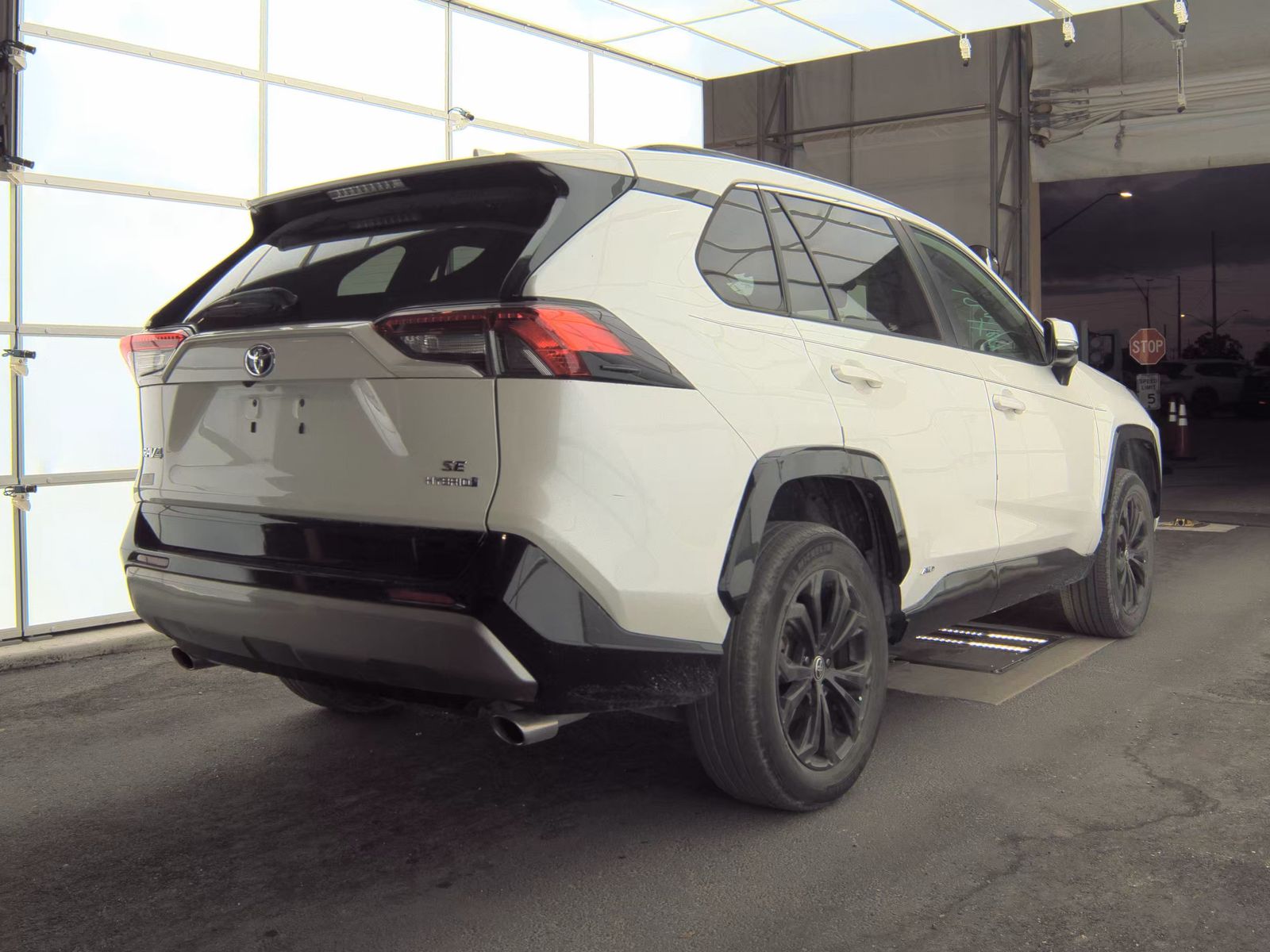 2022 Toyota RAV4 Hybrid SE AWD