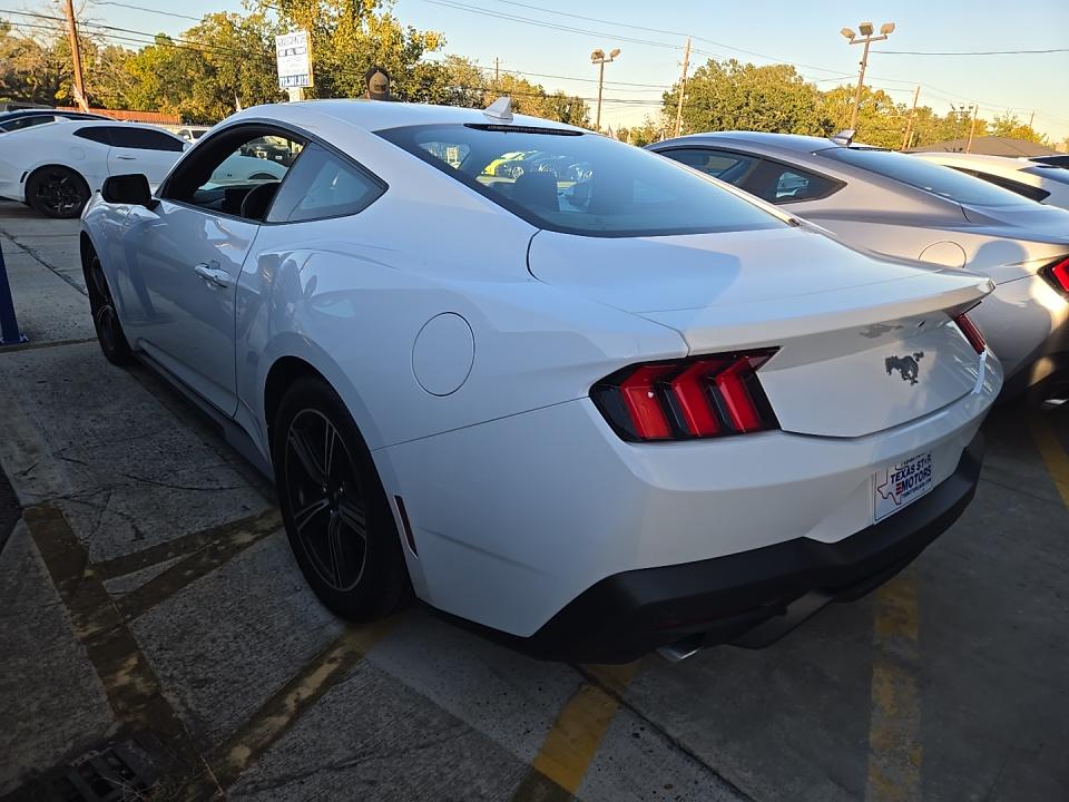 2024 Ford Mustang EcoBoost RWD