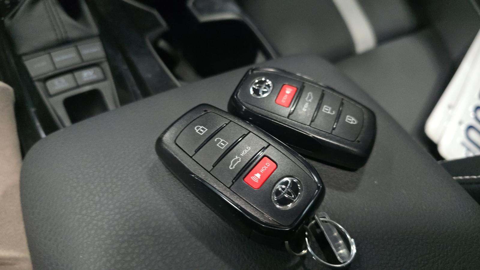 2025 Toyota Camry SE FWD