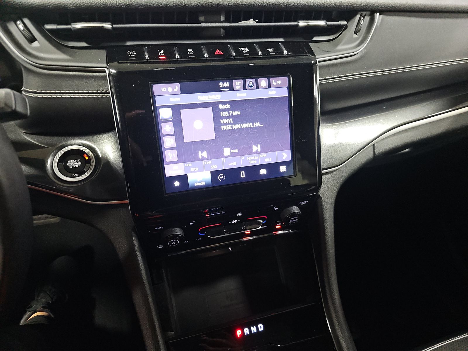 2022 Jeep Grand Cherokee Altitude AWD