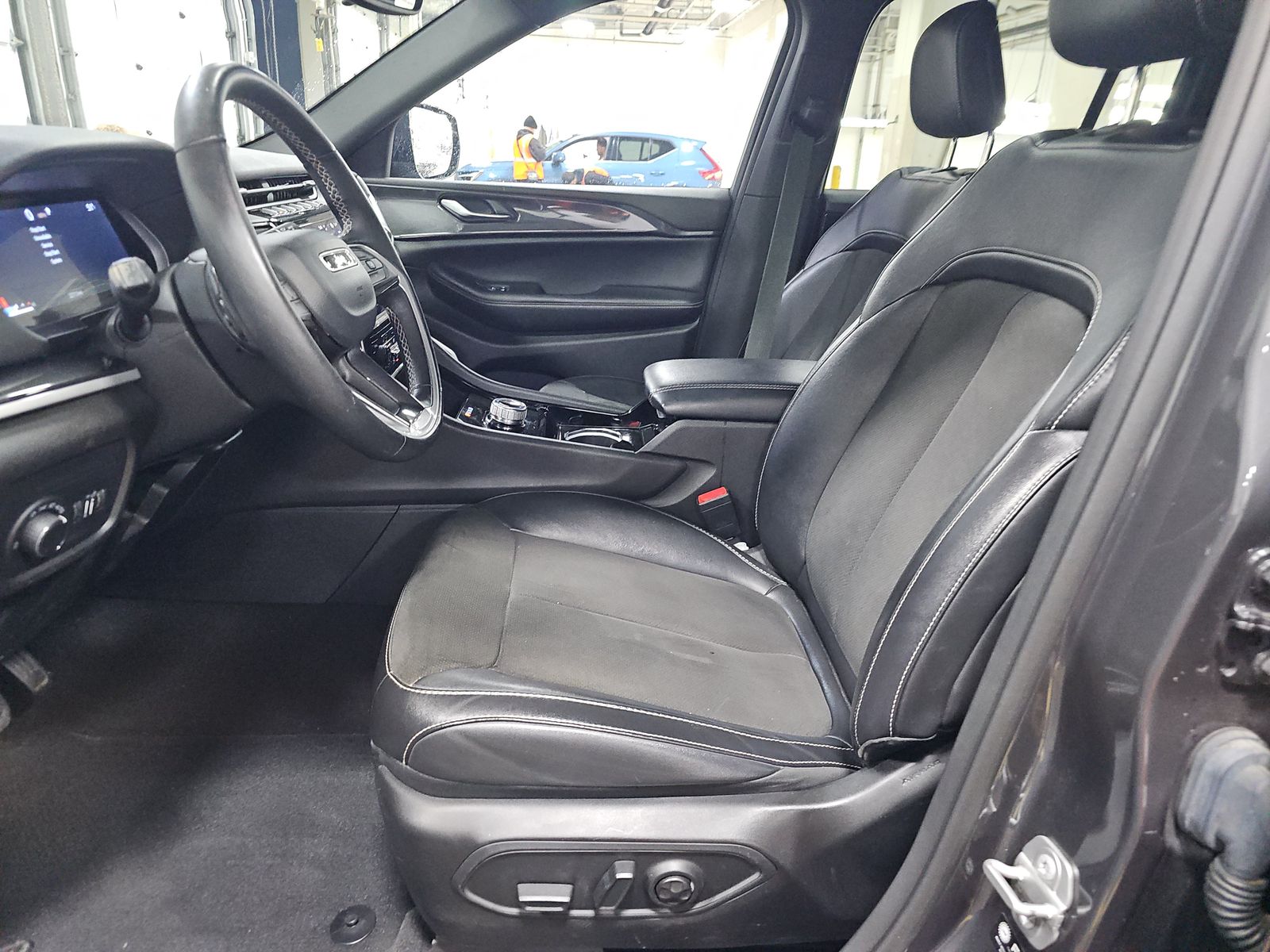 2022 Jeep Grand Cherokee Altitude AWD