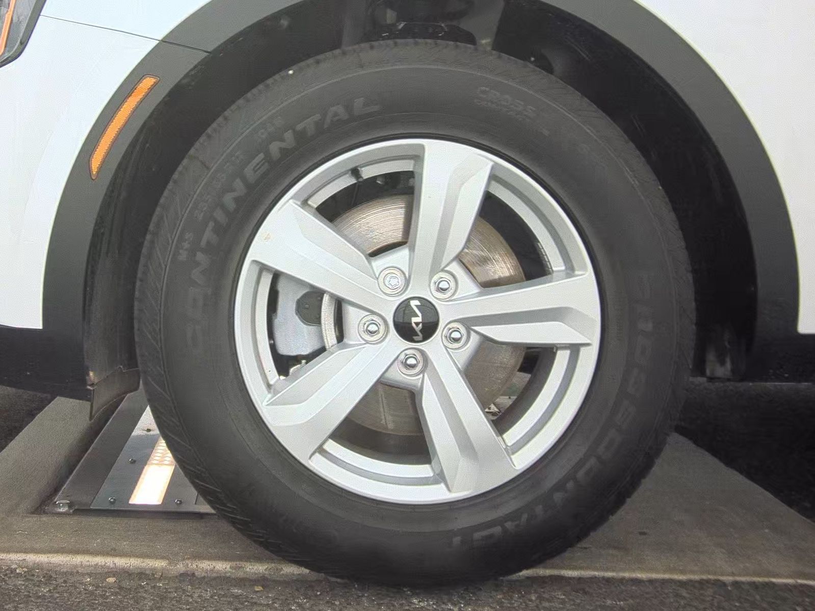 2025 Kia Sorento LX FWD