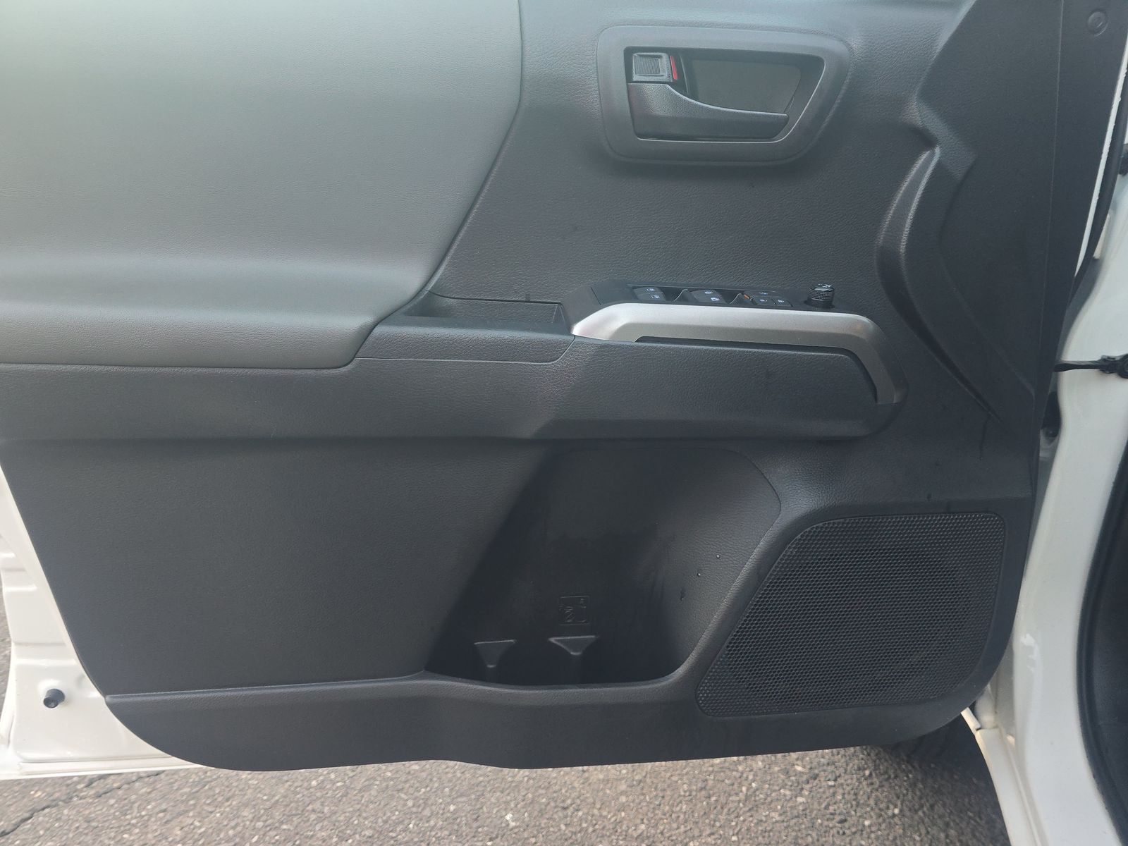 2023 Toyota Tacoma SR5 RWD