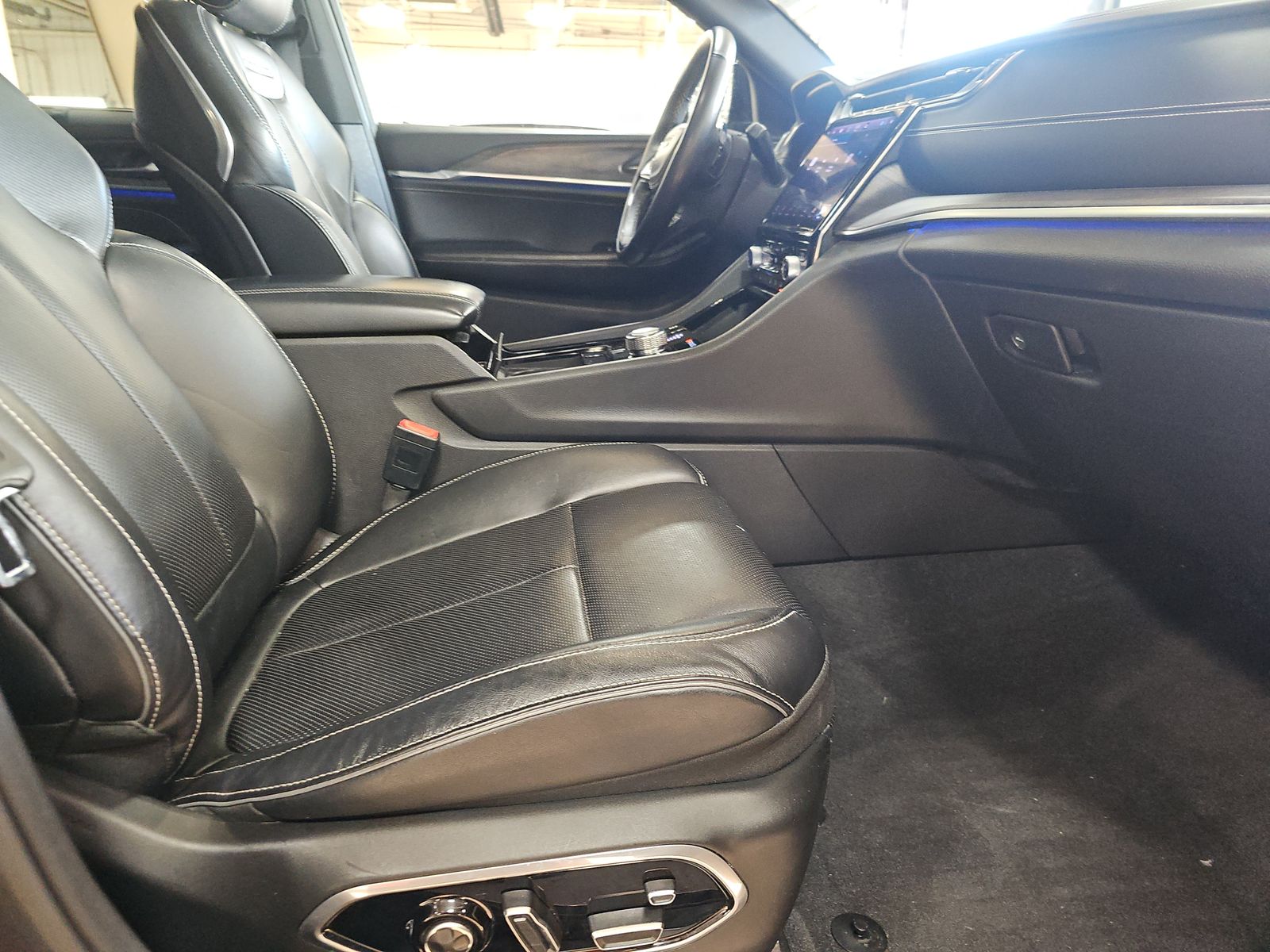 2022 Jeep Grand Cherokee Overland AWD