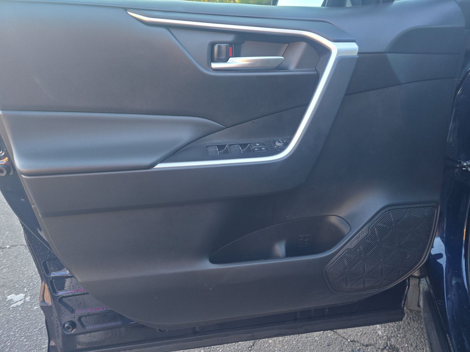 2023 Toyota RAV4 XLE Premium FWD