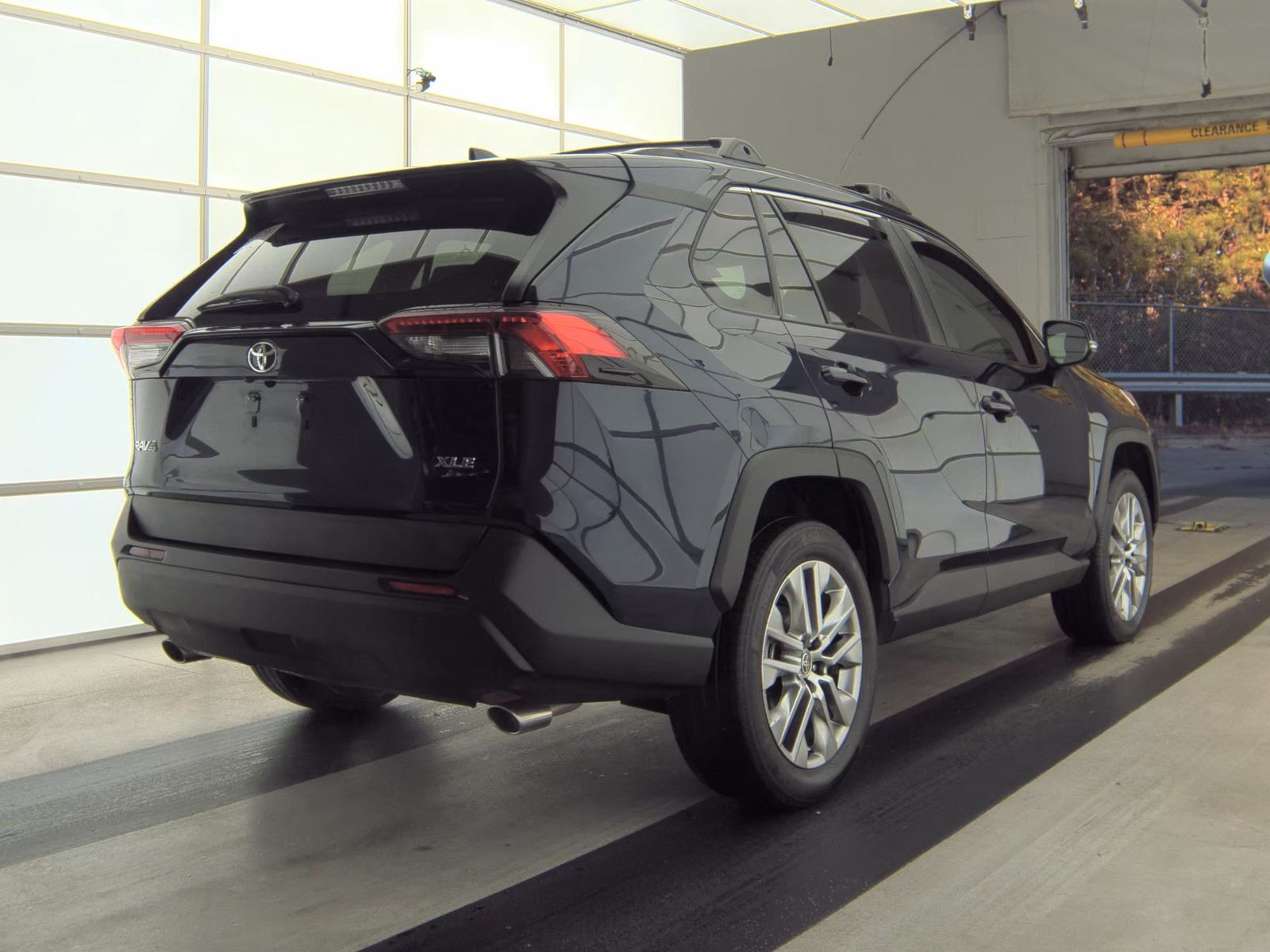 2023 Toyota RAV4 XLE Premium FWD