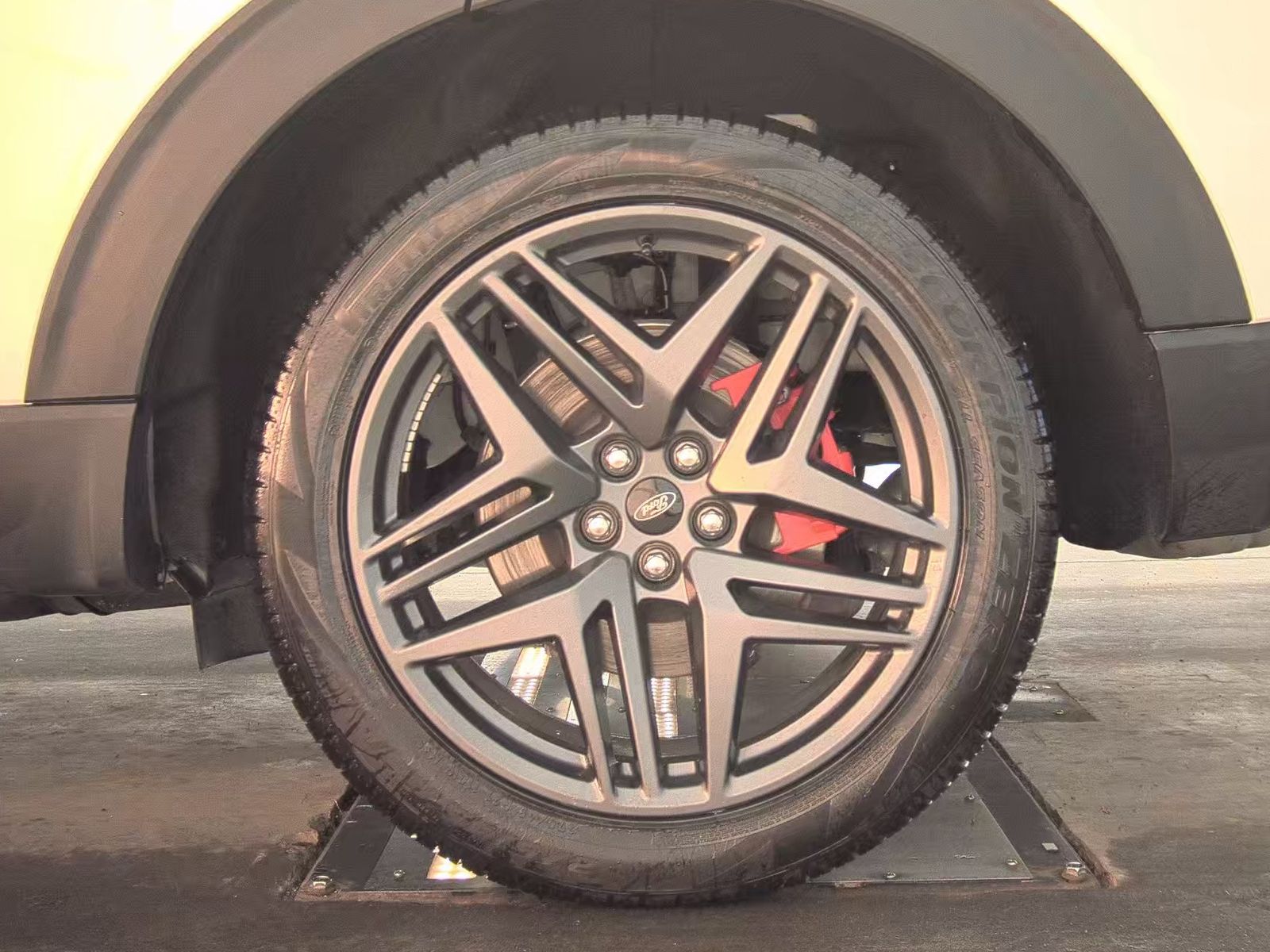 2025 Ford Explorer ST-Line AWD