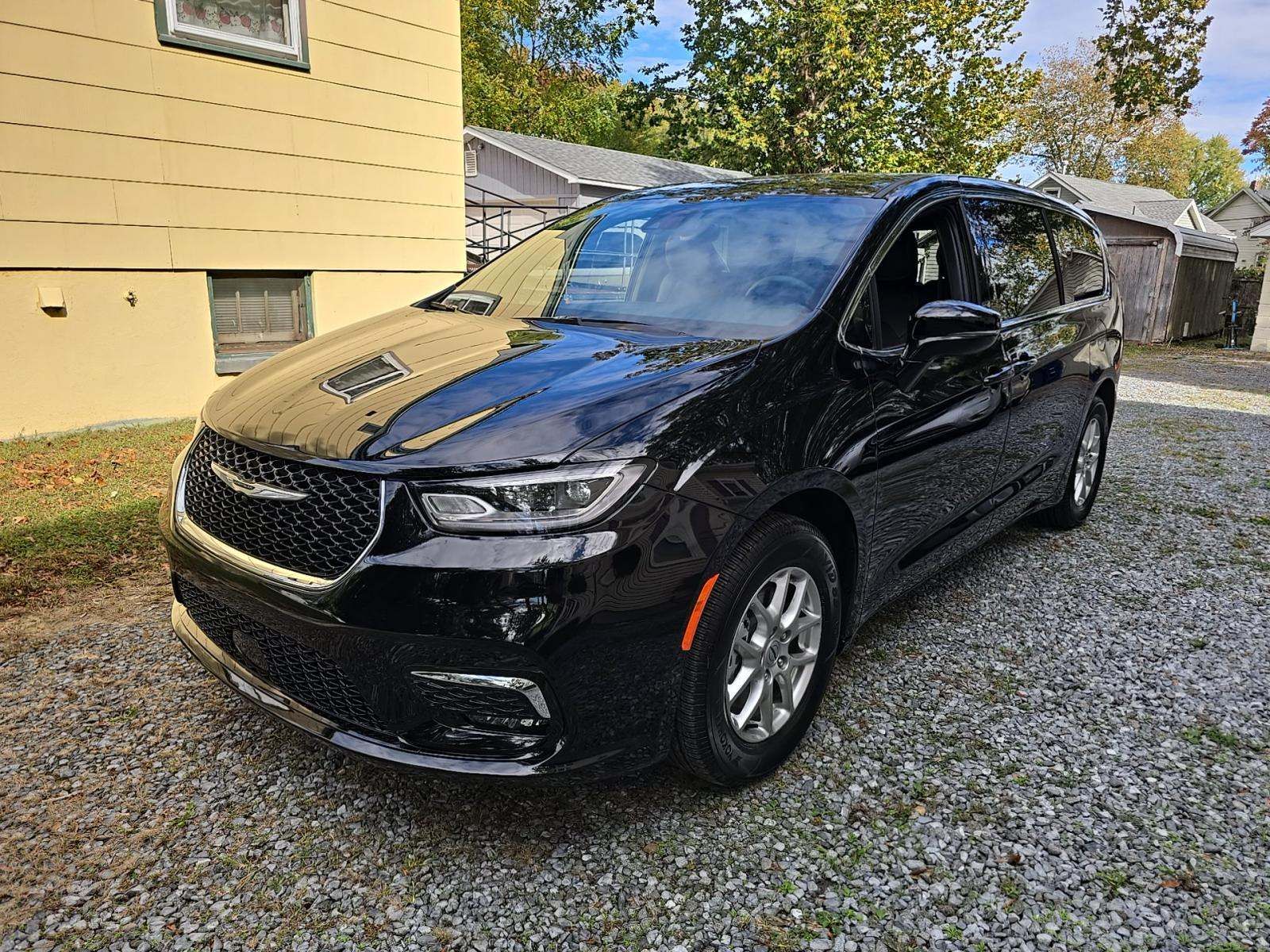 2025 Chrysler Pacifica Select FWD