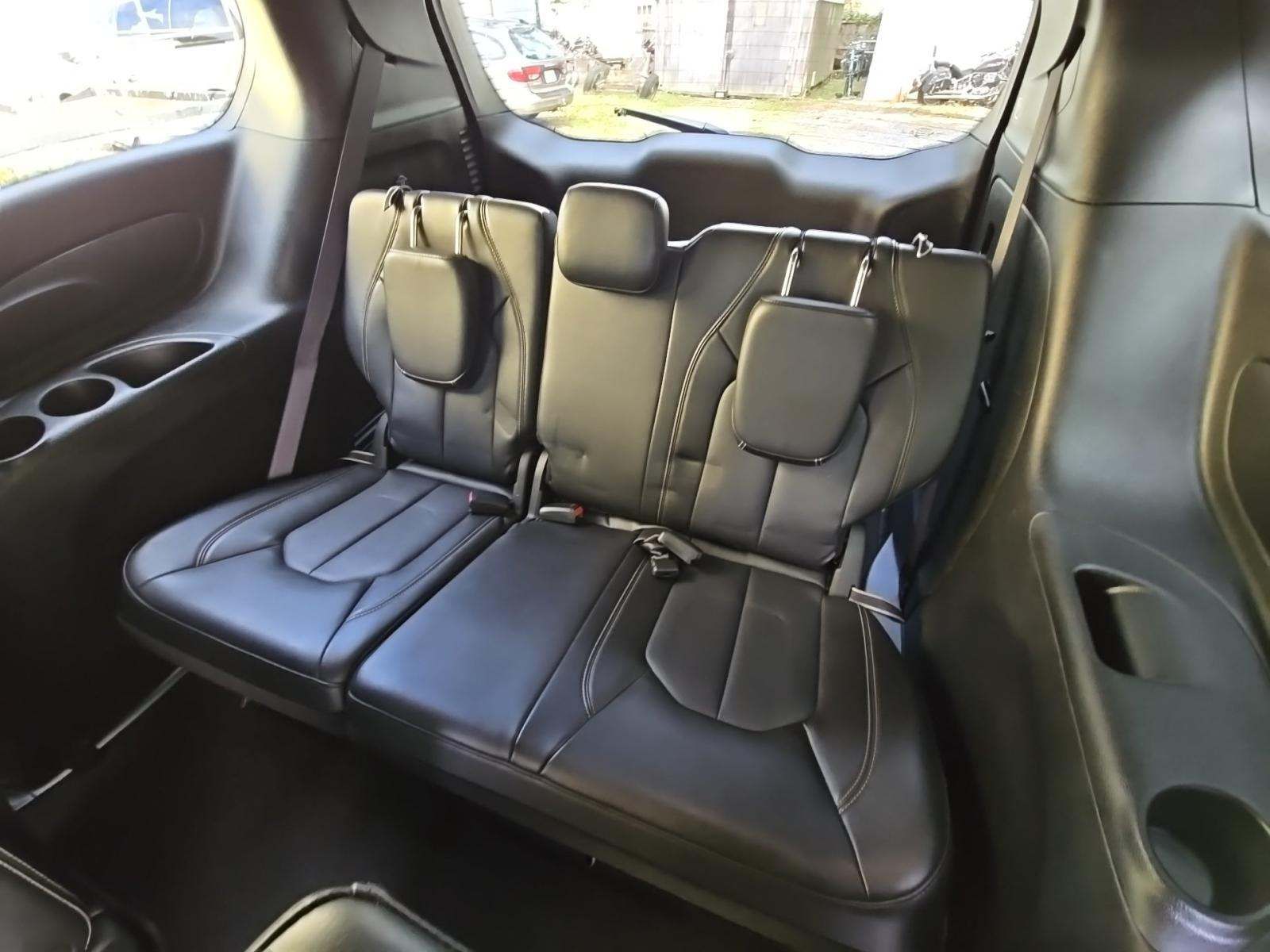 2025 Chrysler Pacifica Select FWD