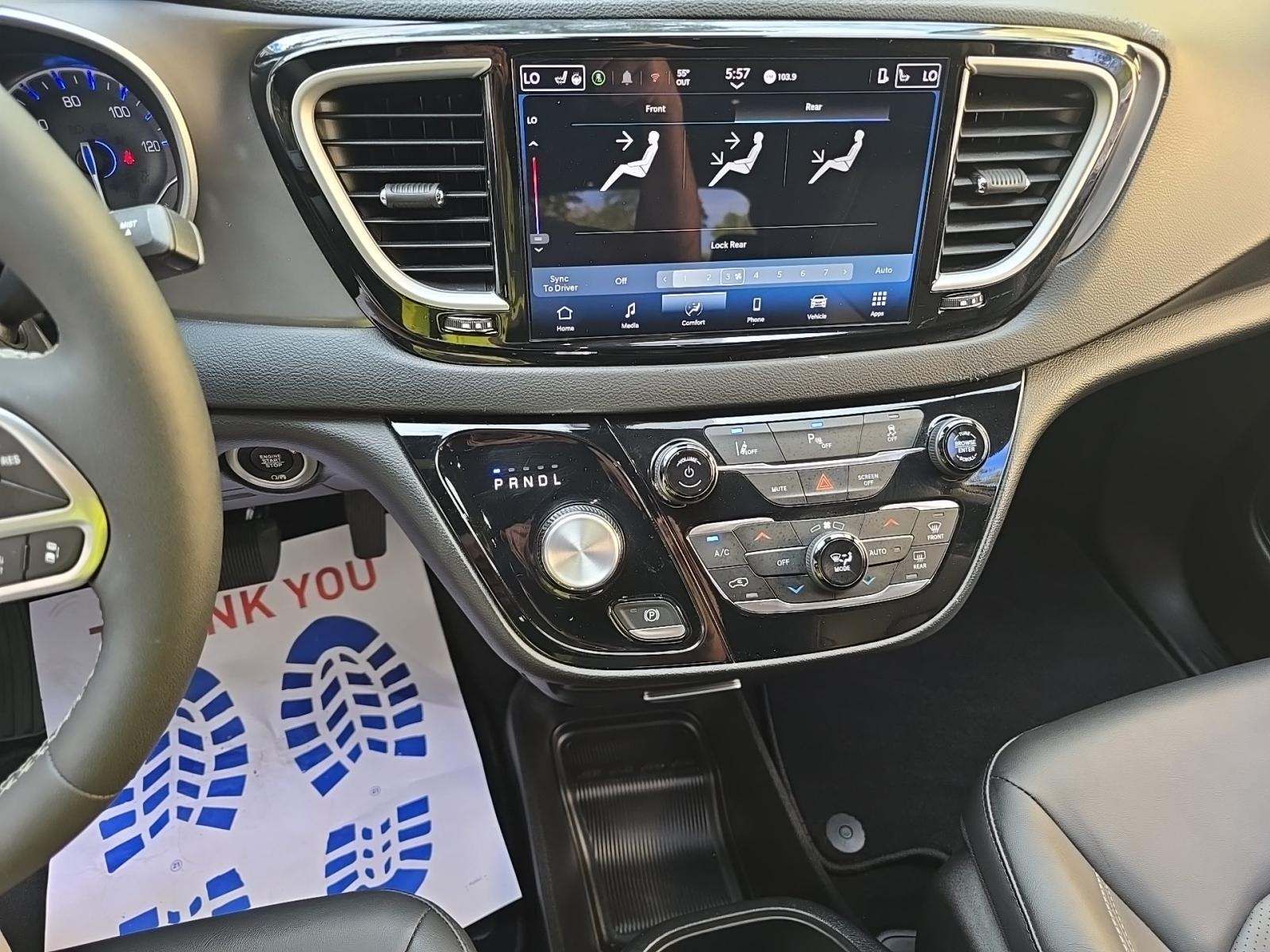 2025 Chrysler Pacifica Select FWD