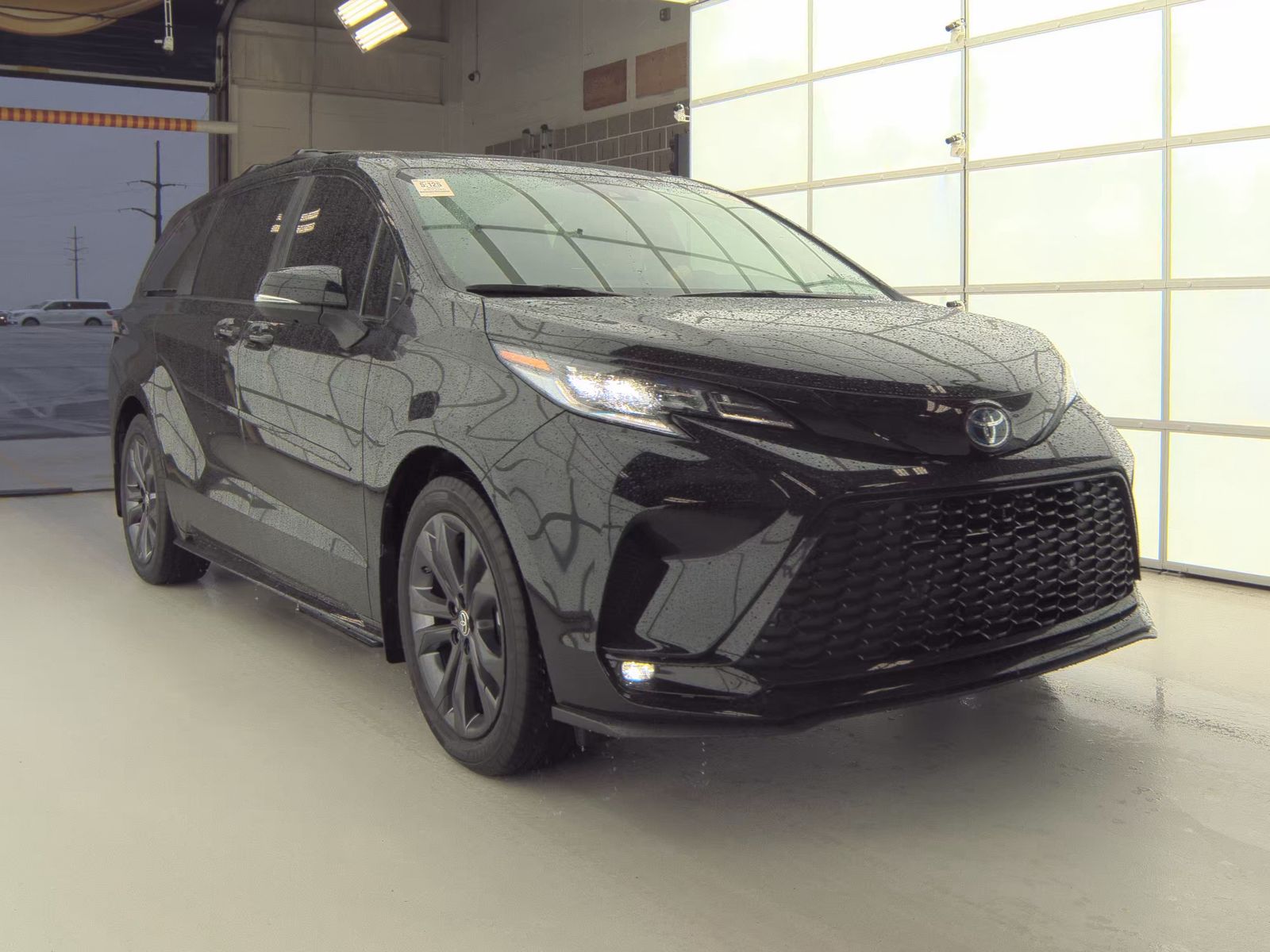 2025 Toyota Sienna XSE FWD