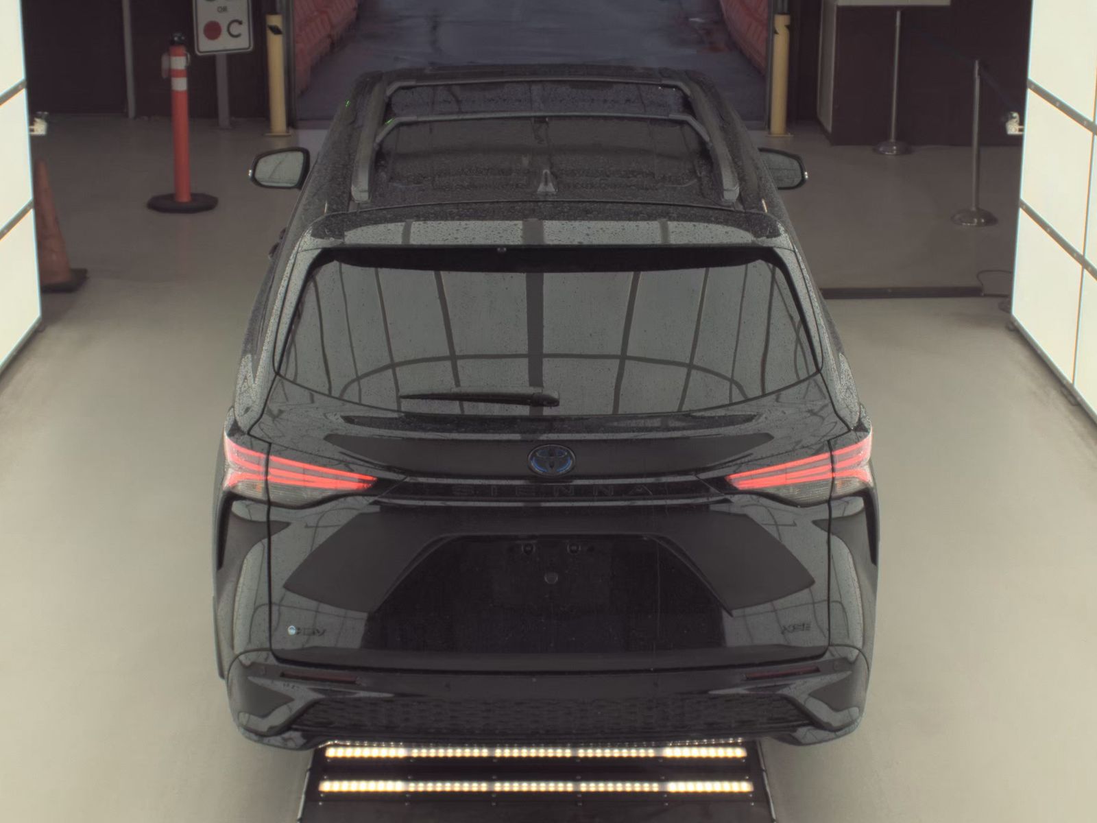 2025 Toyota Sienna XSE FWD