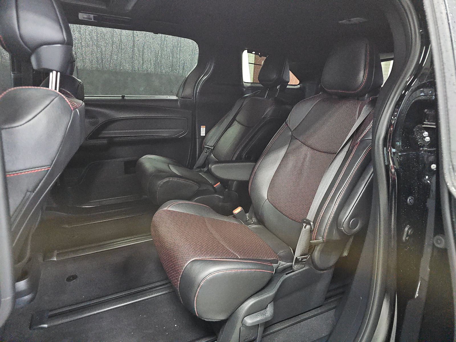 2025 Toyota Sienna XSE FWD