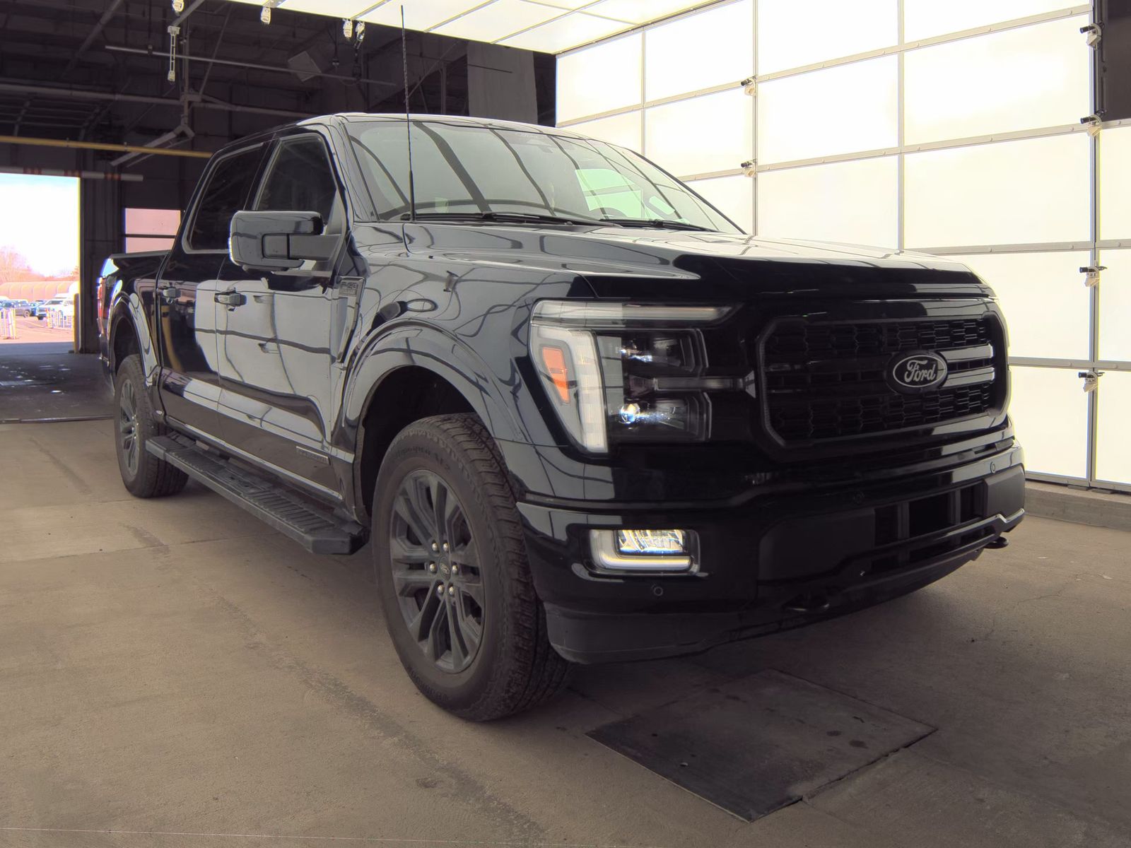 2024 Ford F-150 Hybrid Lariat AWD