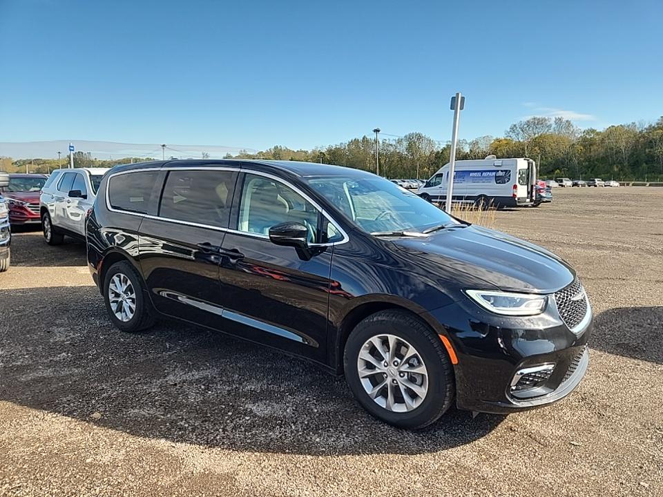 2024 Chrysler Pacifica Touring L AWD
