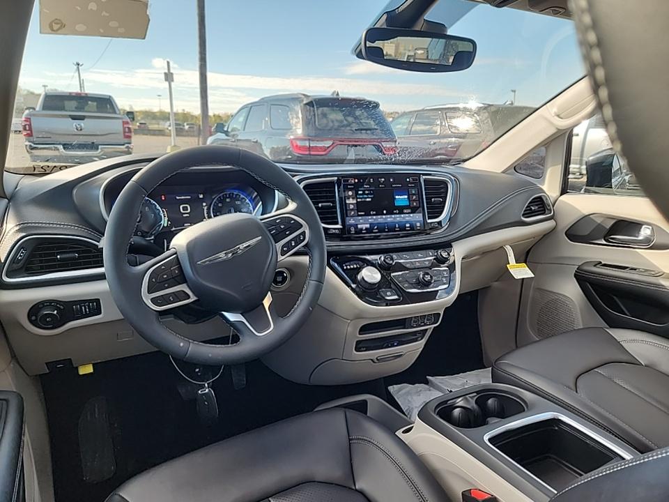 2024 Chrysler Pacifica Touring L AWD