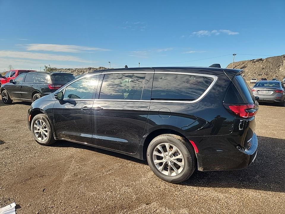 2024 Chrysler Pacifica Touring L AWD