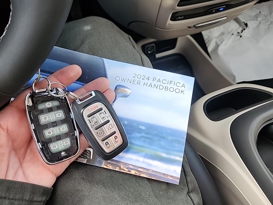 2024 Chrysler Pacifica Touring L AWD