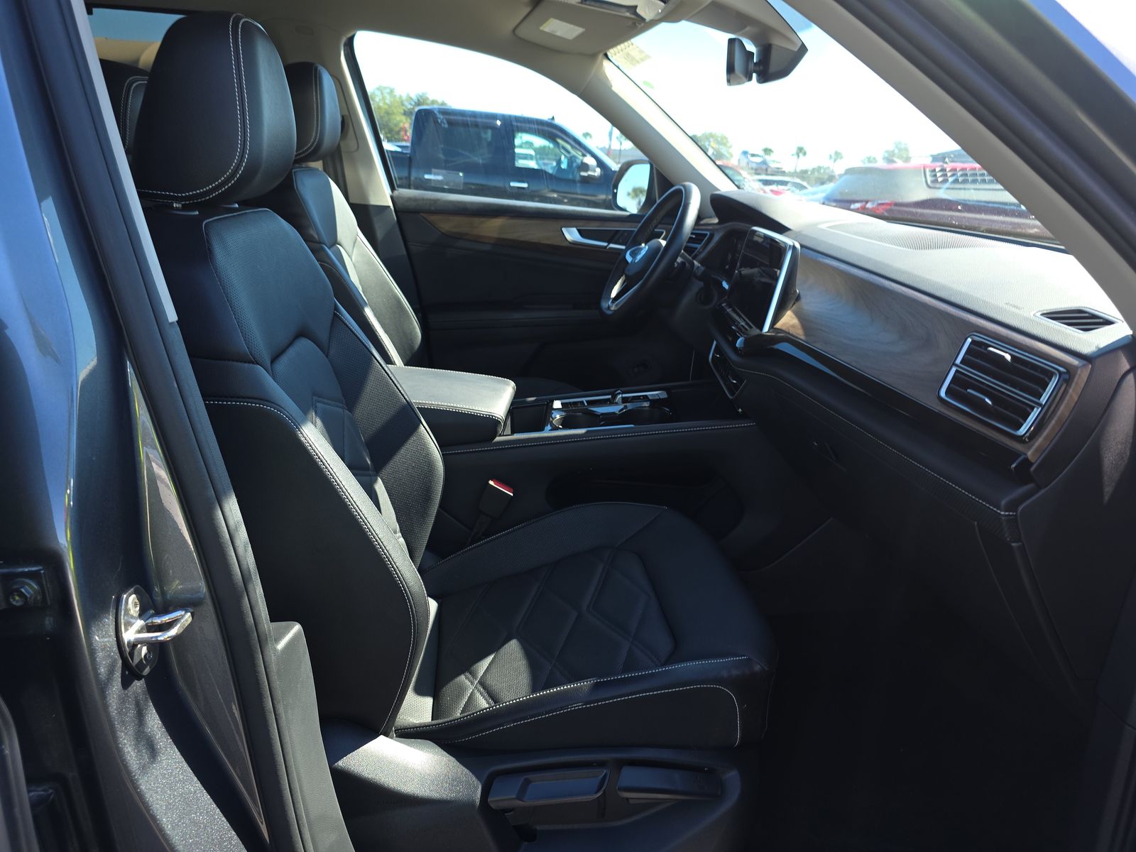 2025 Volkswagen Atlas 2.0T SE AWD