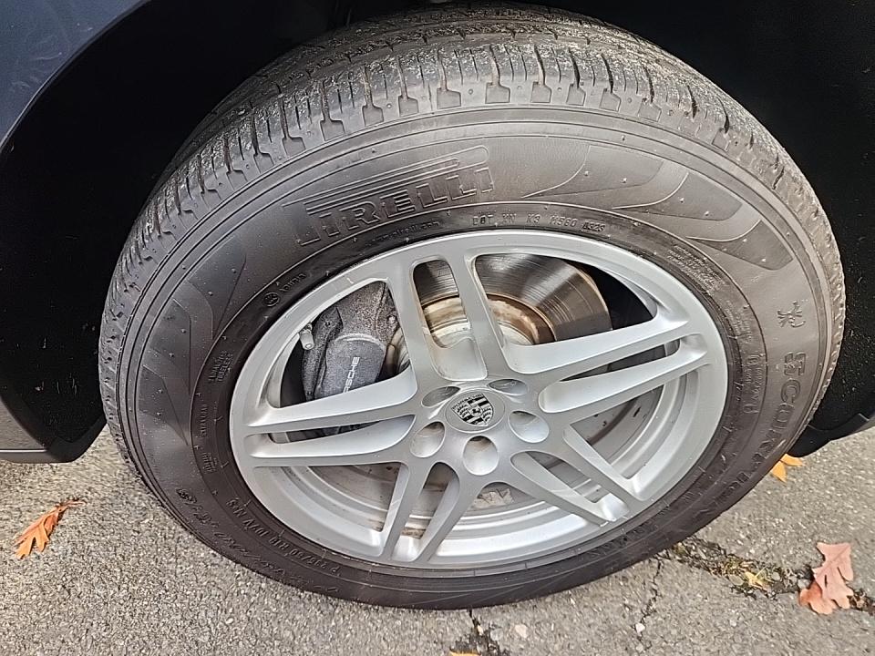 2017 Porsche Macan Base AWD