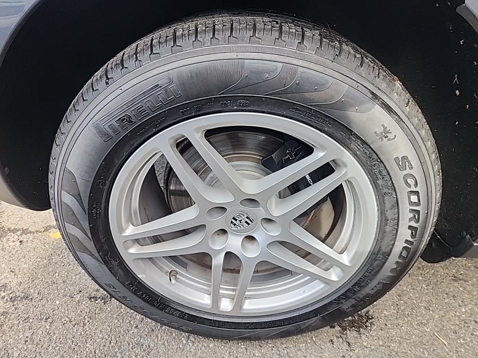 2017 Porsche Macan Base AWD