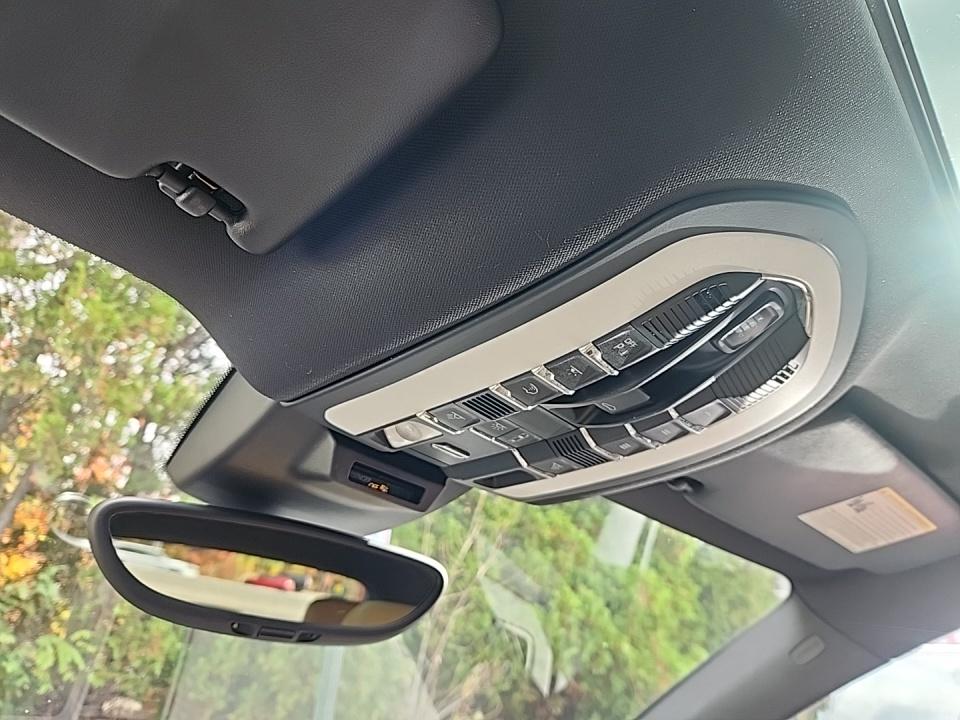 2017 Porsche Macan Base AWD