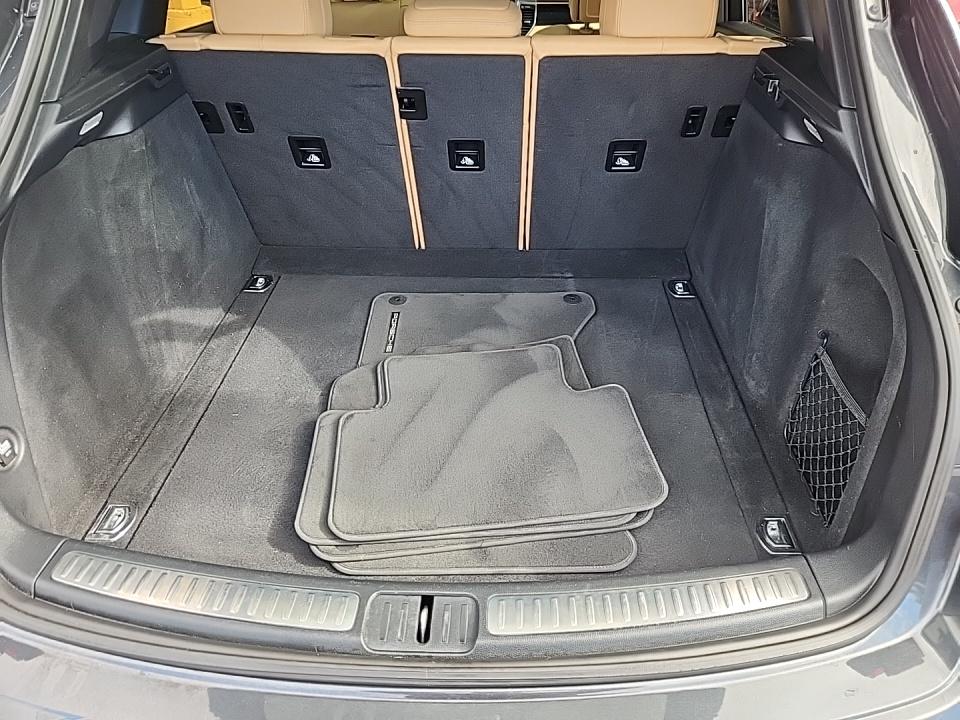 2017 Porsche Macan Base AWD