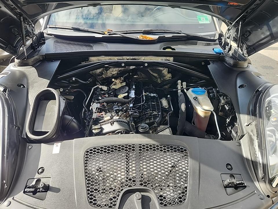 2017 Porsche Macan Base AWD