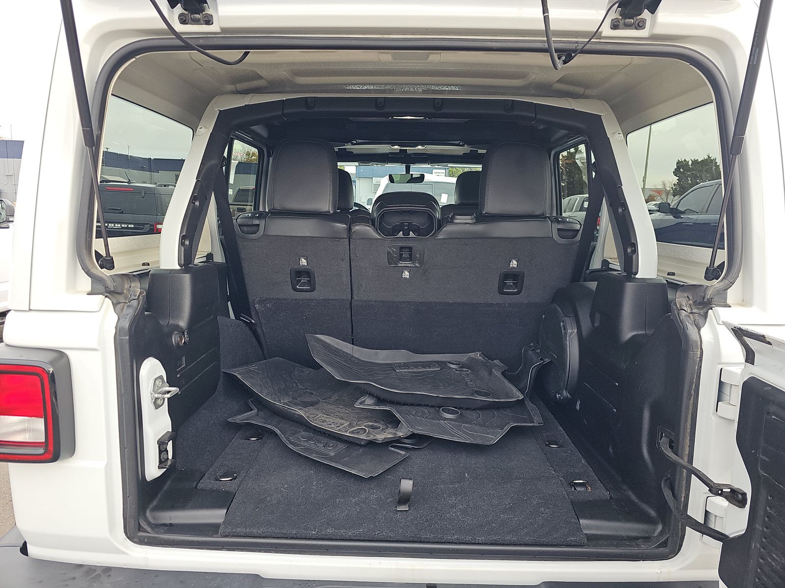 2022 Jeep Wrangler Unlimited Sahara AWD