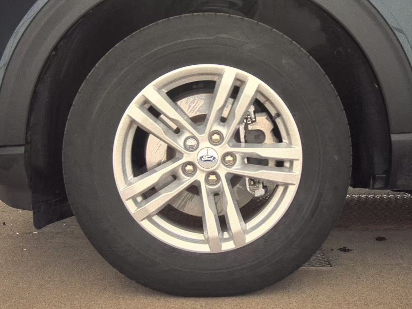 2023 Ford Explorer XLT AWD