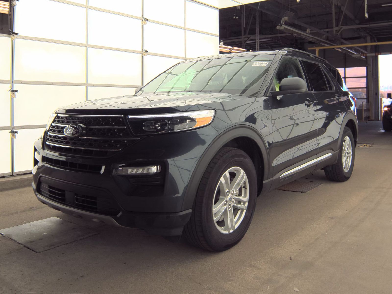 2023 Ford Explorer XLT AWD