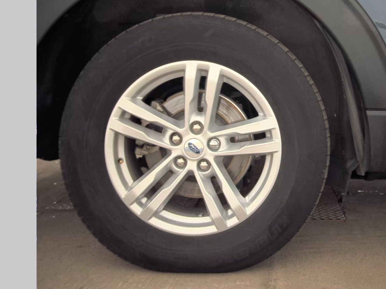 2023 Ford Explorer XLT AWD