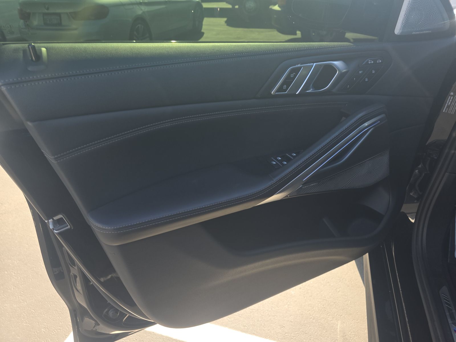 2023 BMW X6 M50i AWD