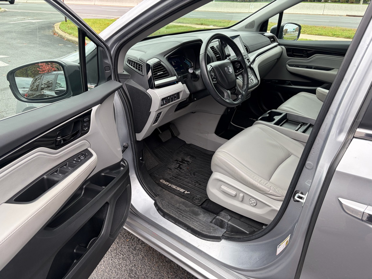 2023 Honda Odyssey Touring FWD