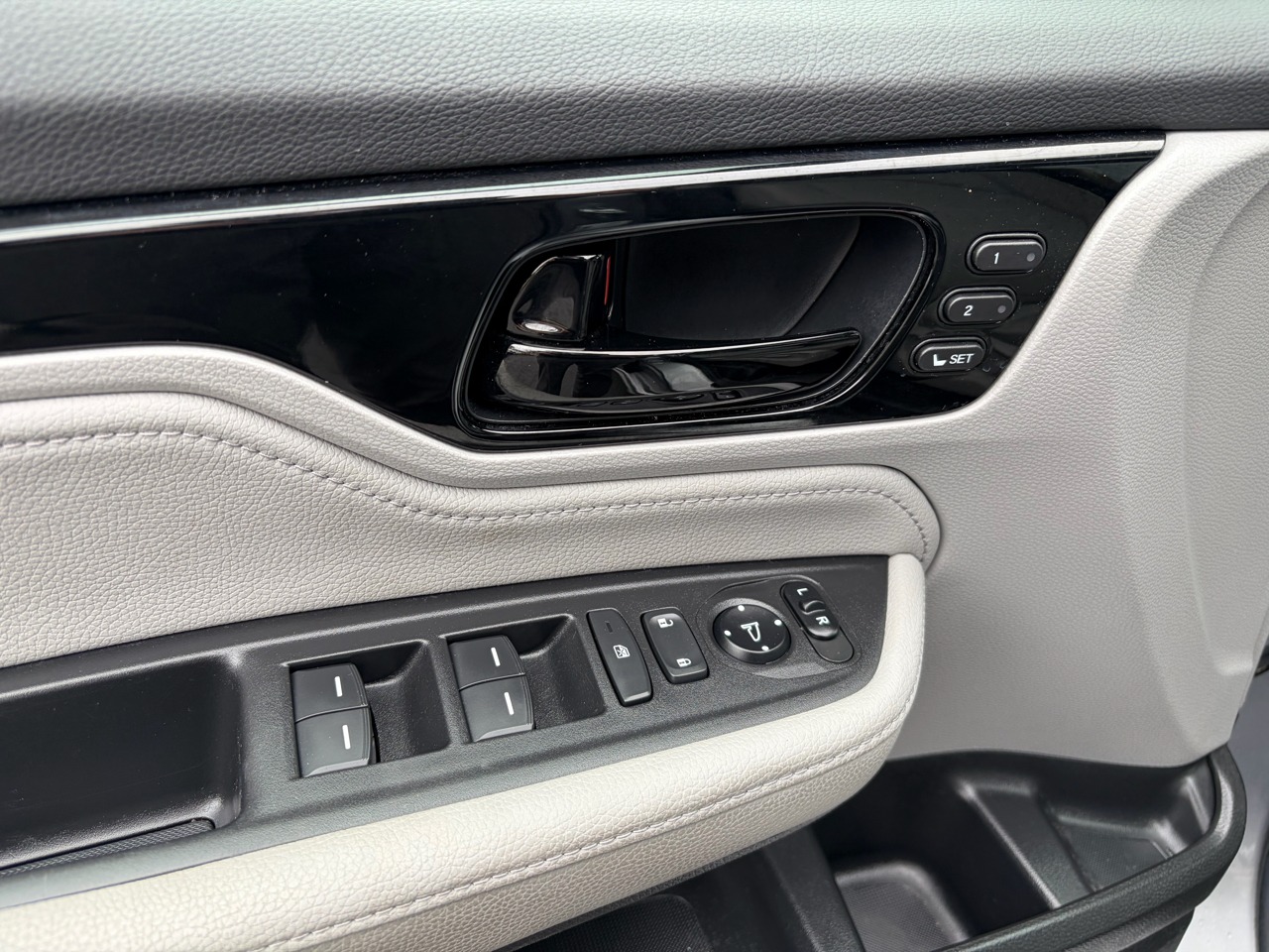 2023 Honda Odyssey Touring FWD