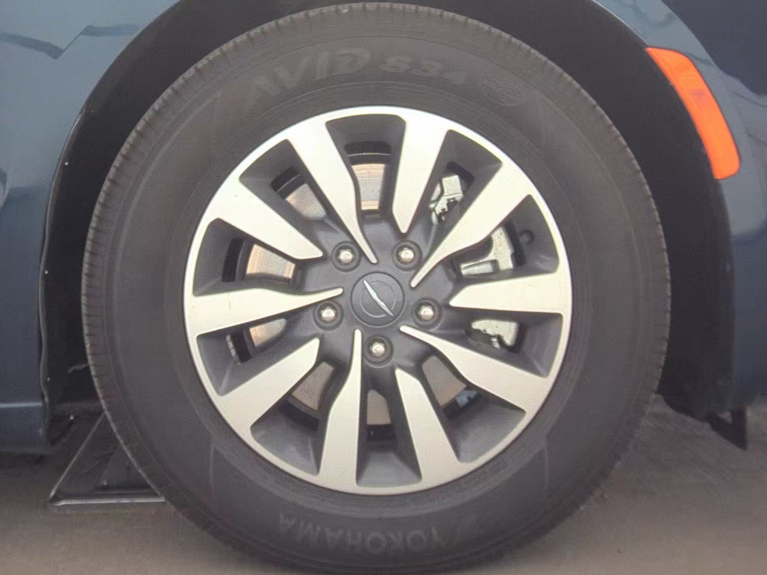 2024 Chrysler Pacifica Hybrid Select FWD