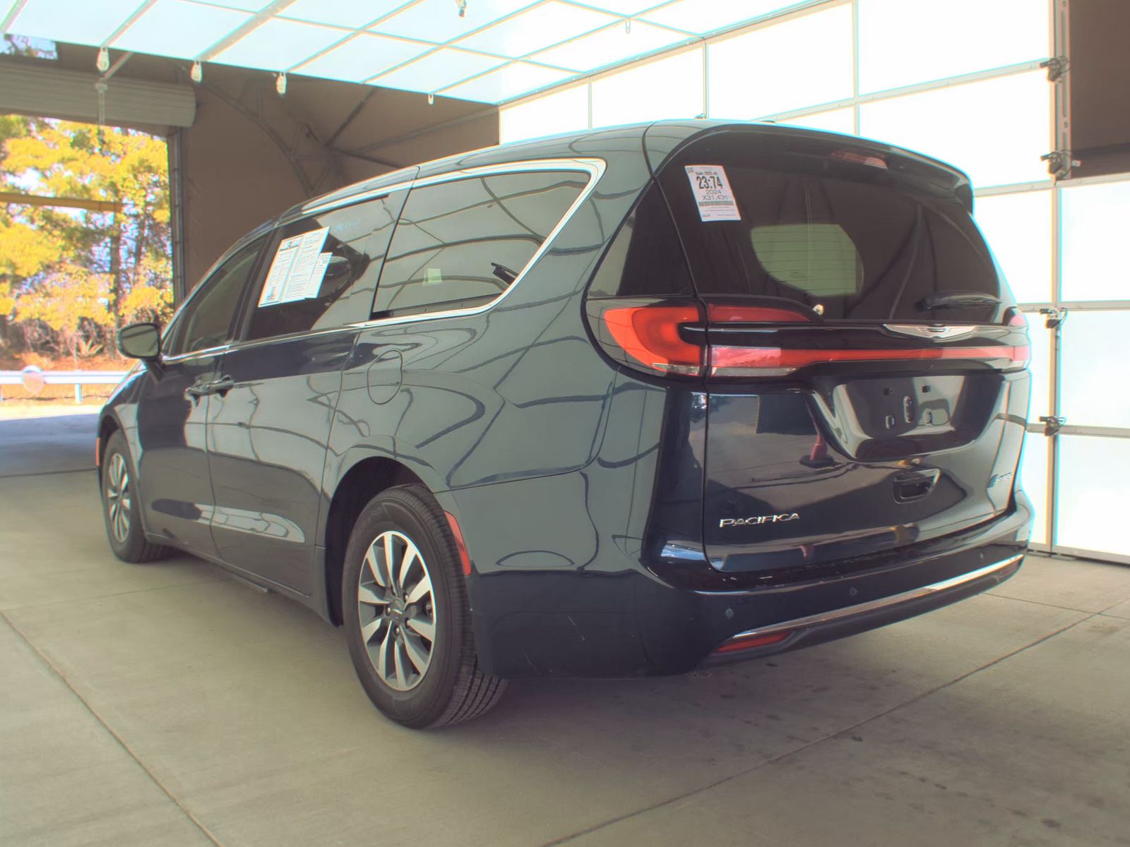 2024 Chrysler Pacifica Hybrid Select FWD