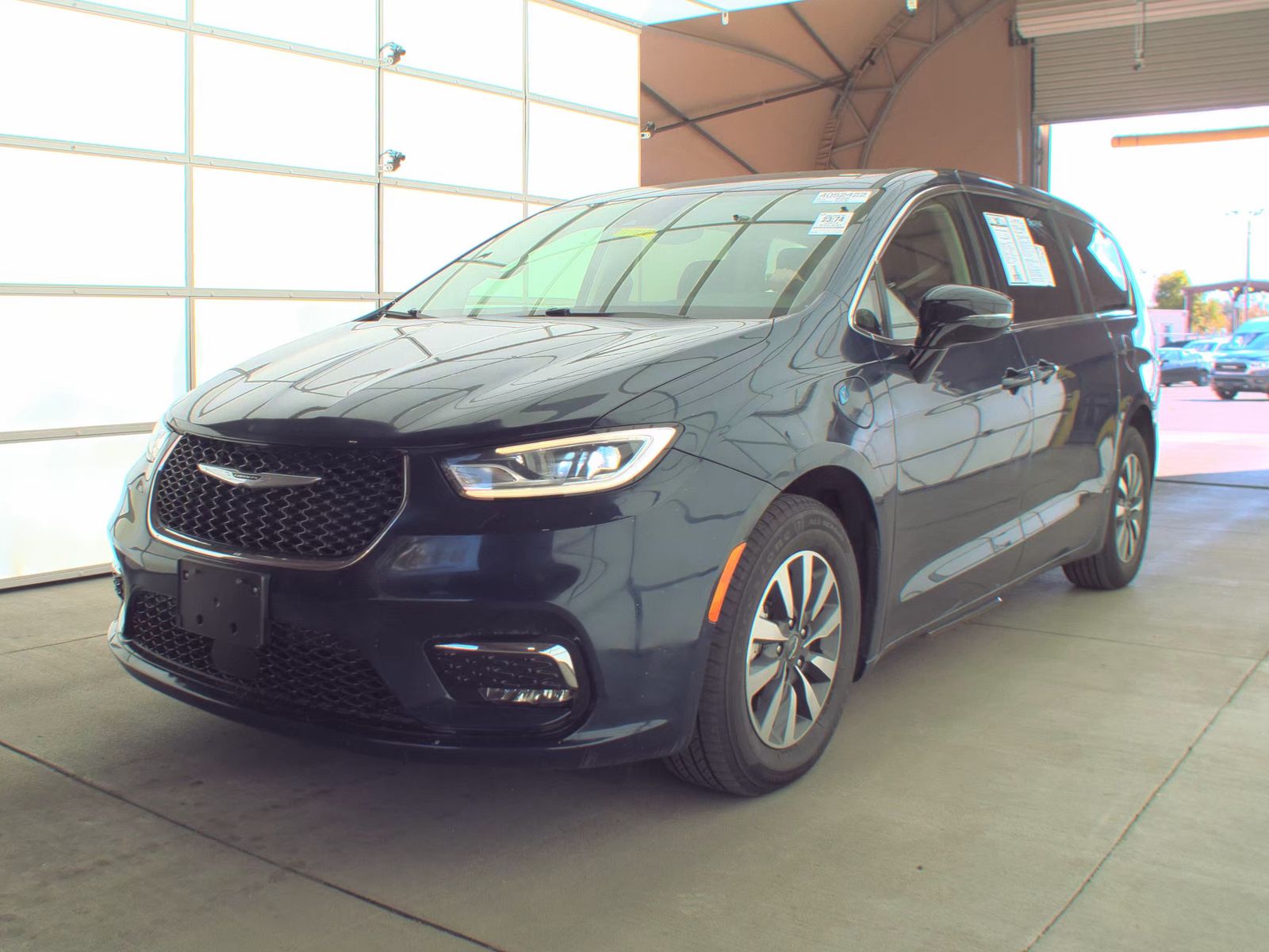 2024 Chrysler Pacifica Hybrid Select FWD