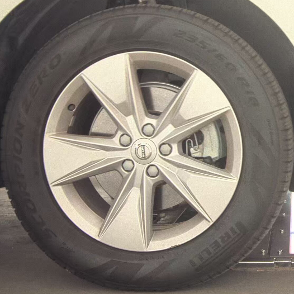 2022 Volvo XC60 B5 Momentum AWD