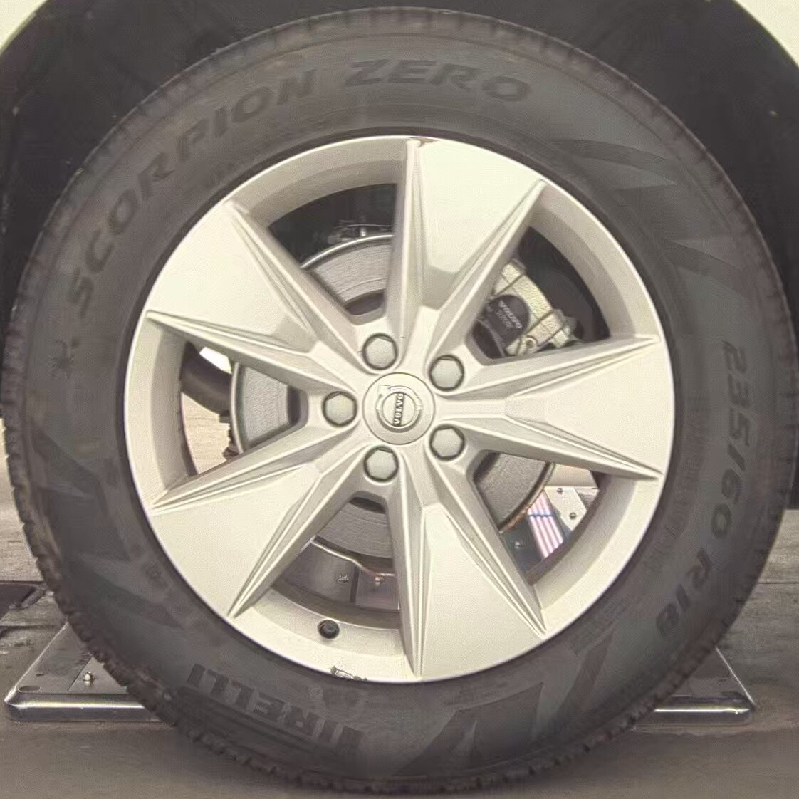 2022 Volvo XC60 B5 Momentum AWD