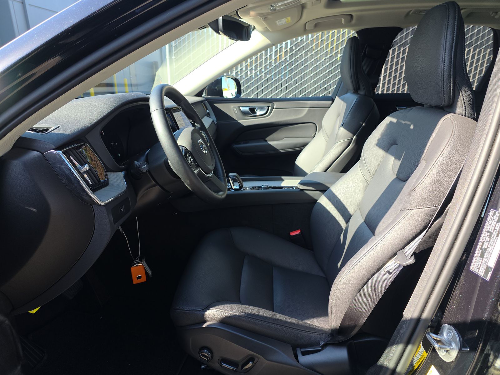 2025 Volvo XC60 B5 Plus AWD