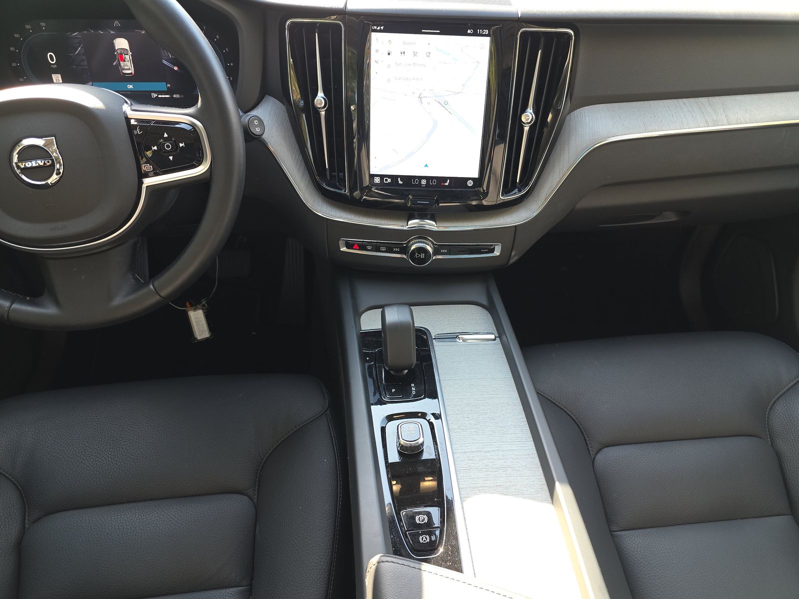 2025 Volvo XC60 B5 Plus AWD