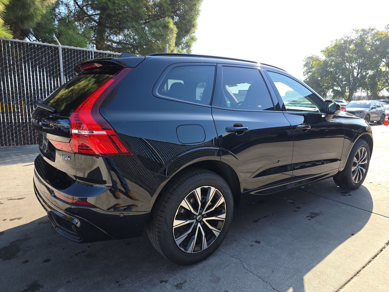 2025 Volvo XC60 B5 Plus AWD
