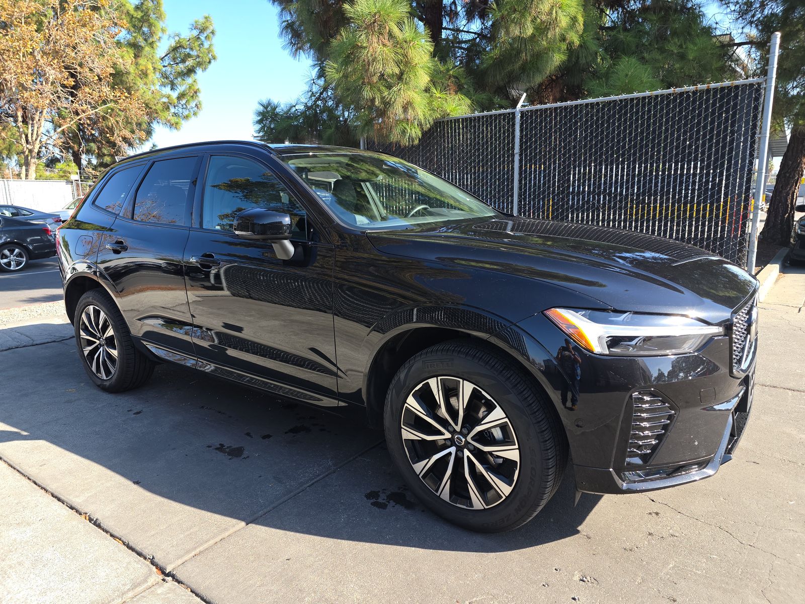 2025 Volvo XC60 B5 Plus AWD