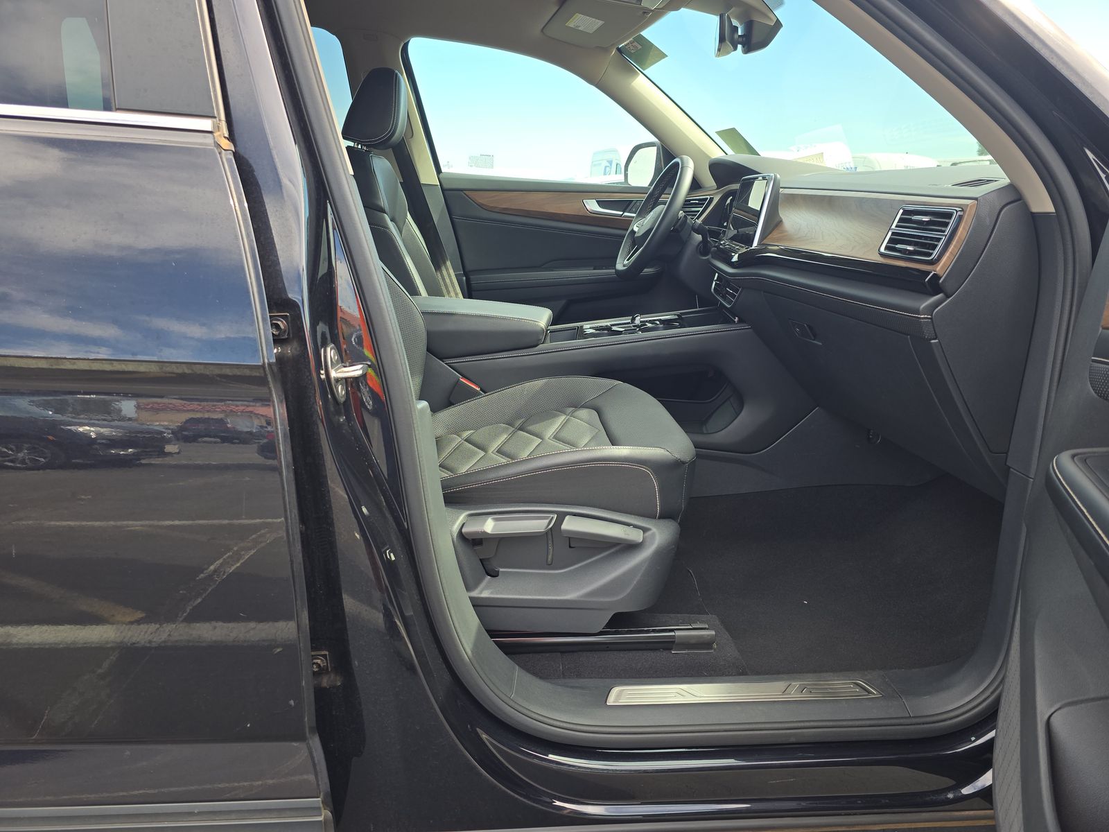 2024 Volkswagen Atlas 2.0T SE FWD