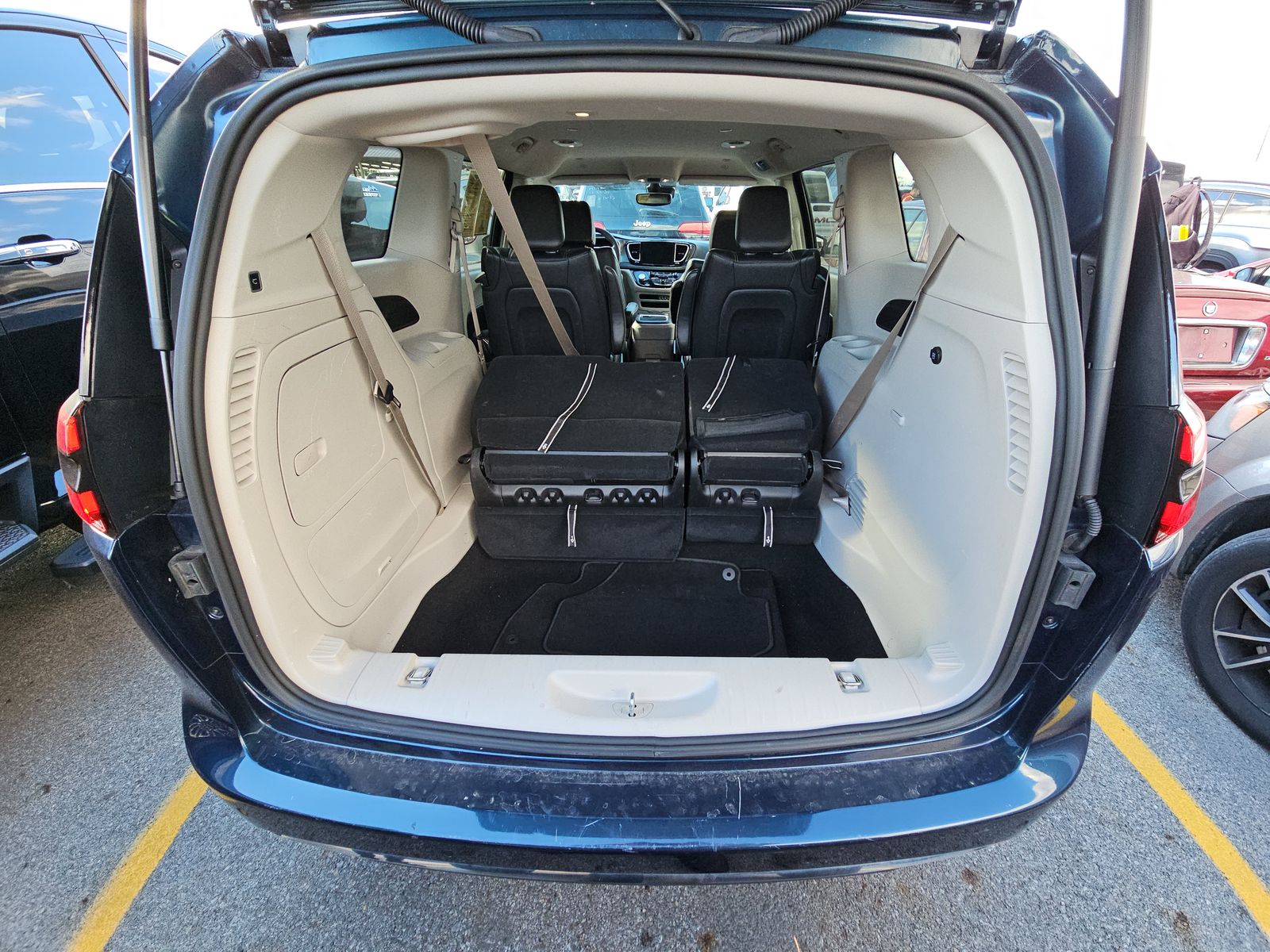 2024 Chrysler Pacifica Hybrid Select FWD